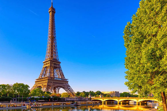 Central Paris Apartment Rental – 7th Arondissement – La Maison Royale eiffle tower tour
