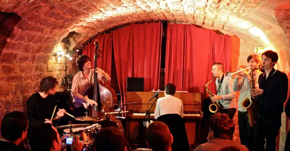 Central Paris Apartment Rental – 7th Arondissement – La Maison Royale Paris jazz clubs