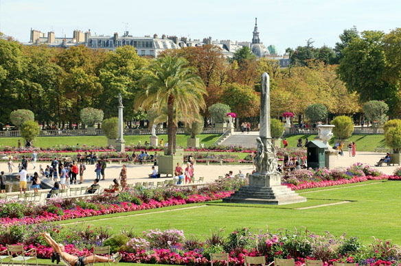 Central Paris Apartment Rental – 7th Arondissement – La Maison Royale Paris parks